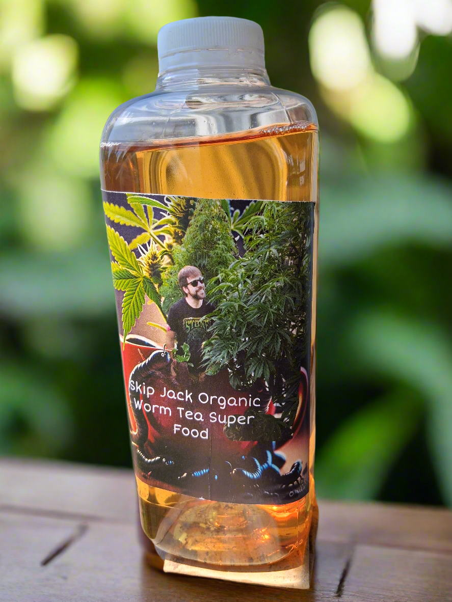 Red Wiggler Worm Tea organic. Filled with millions of fungi and bacteria ready to break down as ll the nutrients in the soil so the perfect n ants can eat. It is fast and easy to use. See results in your plants in 2 days.